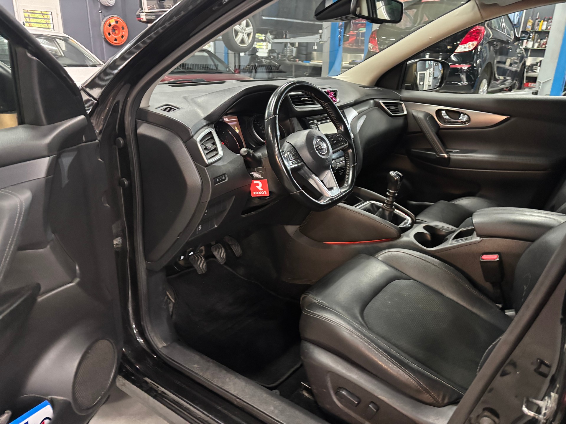 NISSAN Qashqai 1.3 DIG-T acenta-image-9