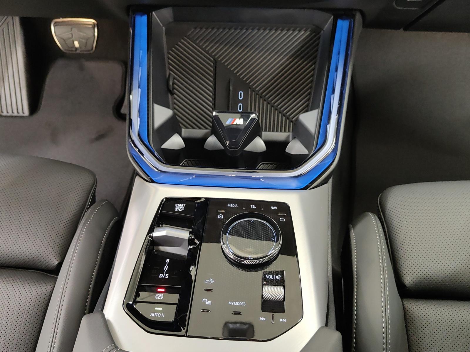 BMW X3 M50i-image-12