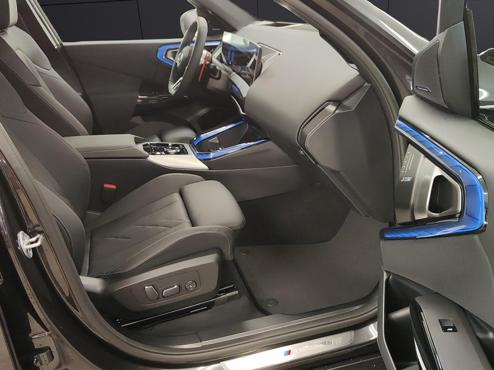 BMW X3 M50i-image-19