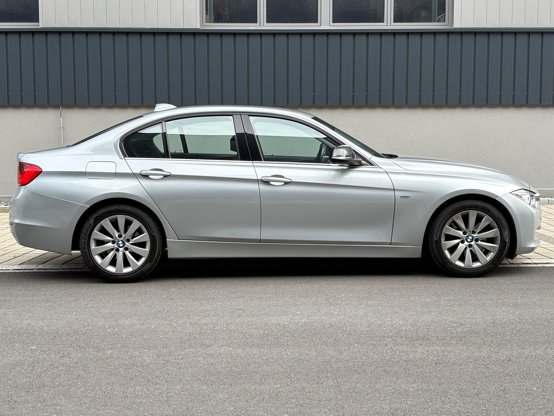 BMW 328i Luxury Line Steptronic Frisch ab MFK 8.2026-image-4