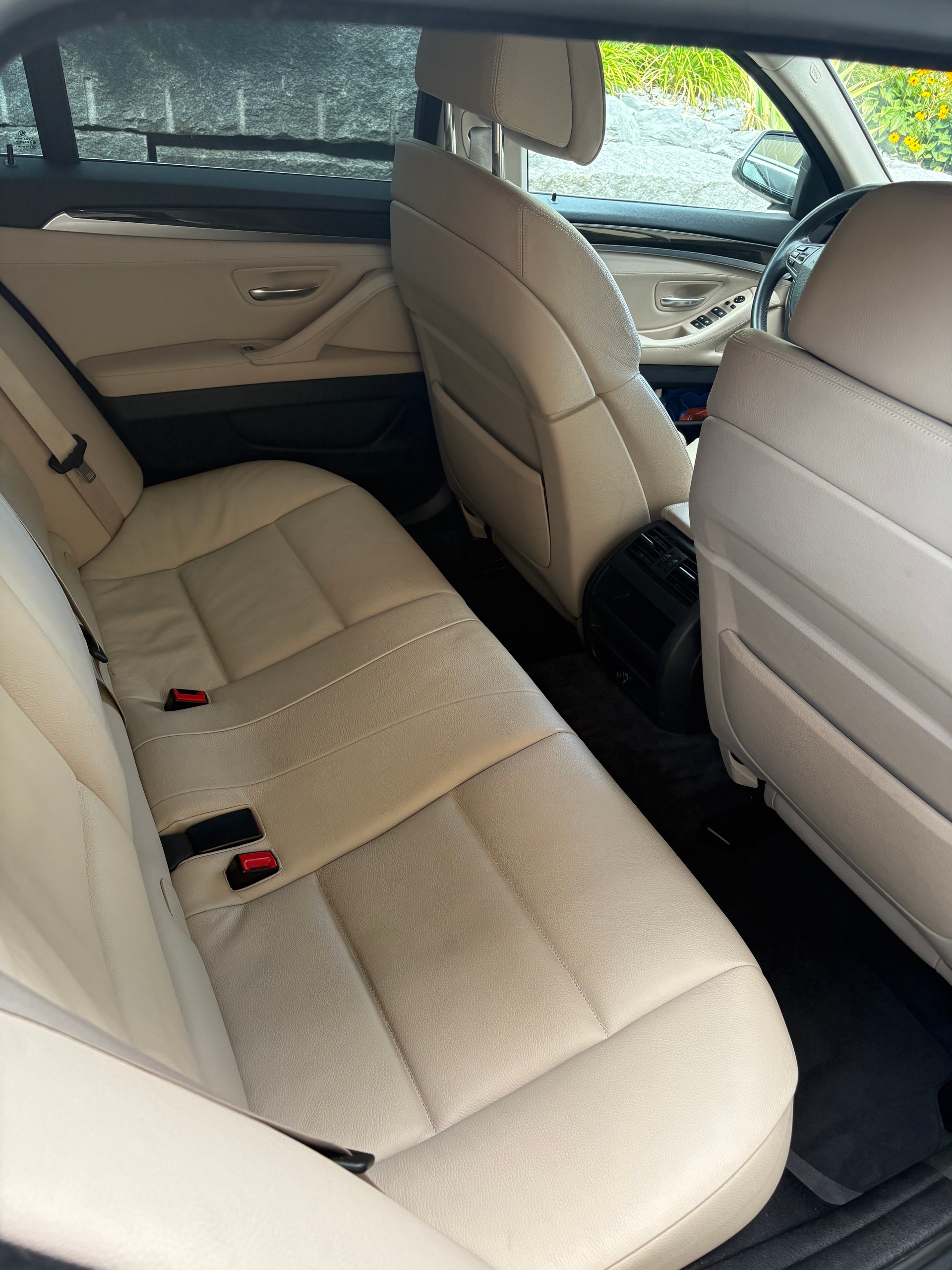 BMW 528i xDrive-image-3