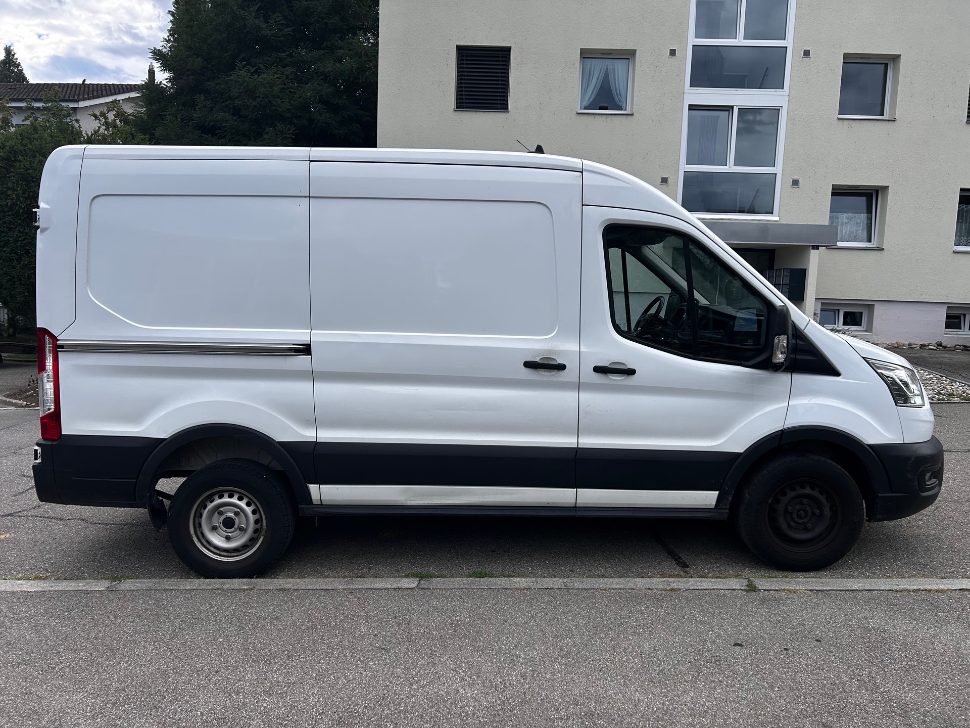 FORD Transit Van 350 L2 Limited 2.0 TDCi 130 HEV1 FWD-image-3