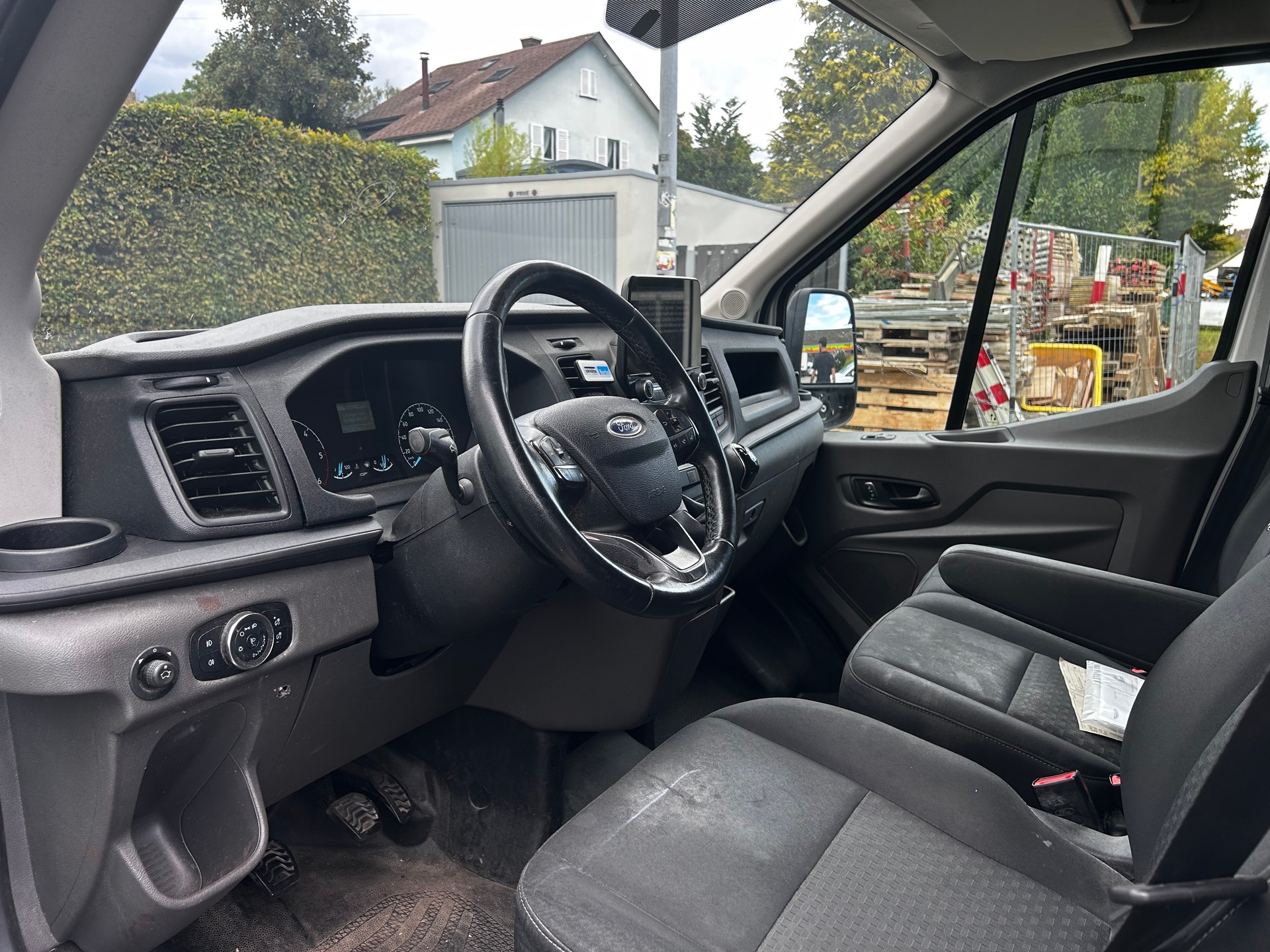 FORD Transit Van 350 L2 Limited 2.0 TDCi 130 HEV1 FWD-image-11