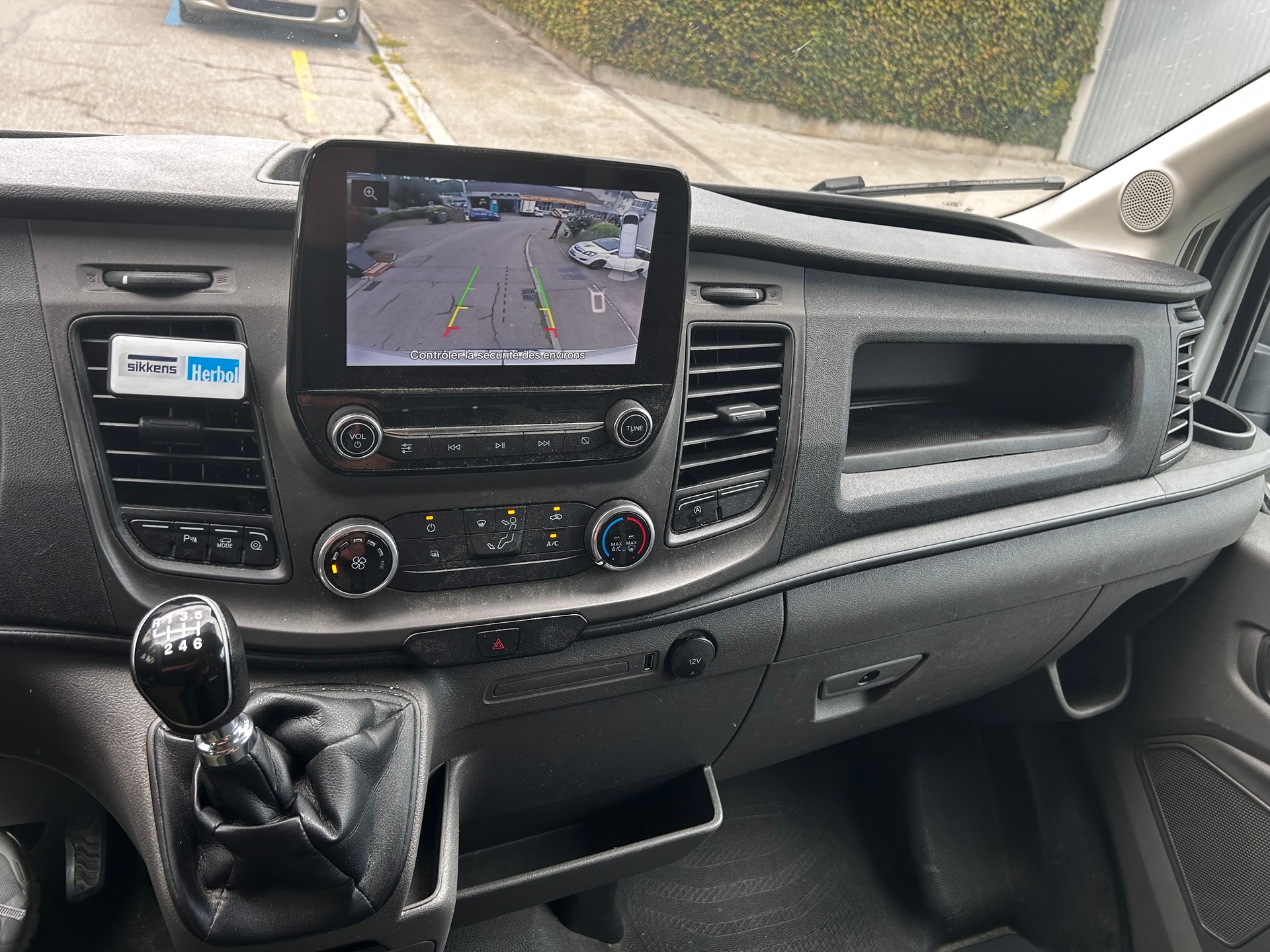 FORD Transit Van 350 L2 Limited 2.0 TDCi 130 HEV1 FWD-image-13