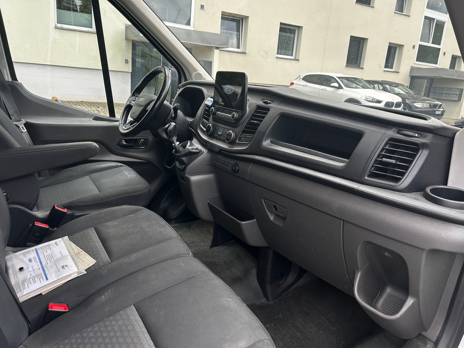 FORD Transit Van 350 L2 Limited 2.0 TDCi 130 HEV1 FWD-image-10