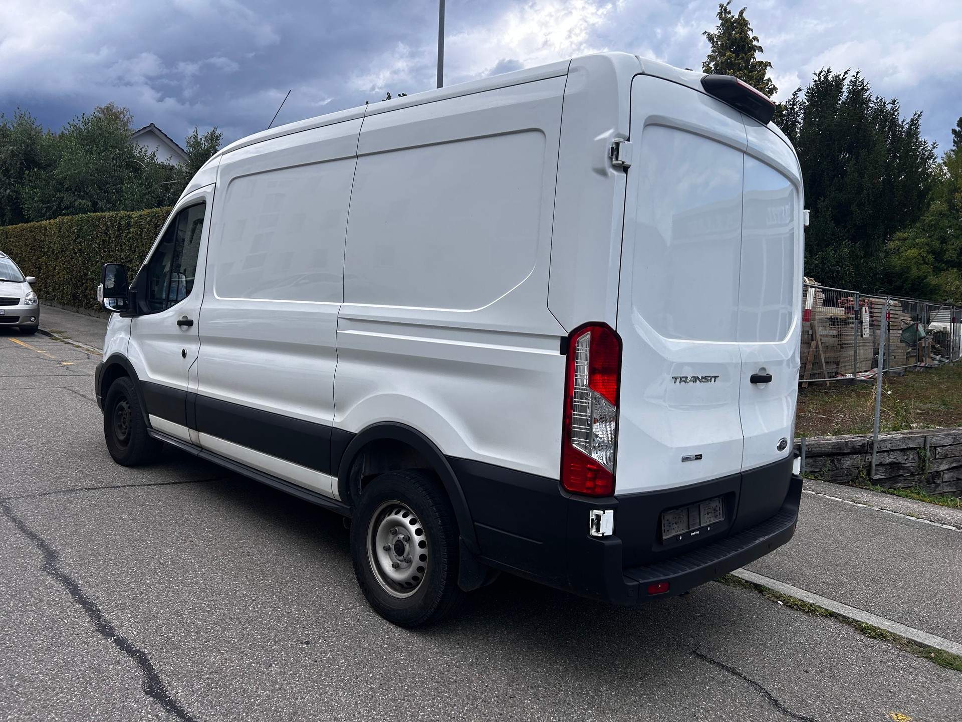 FORD Transit Van 350 L2 Limited 2.0 TDCi 130 HEV1 FWD-image-5