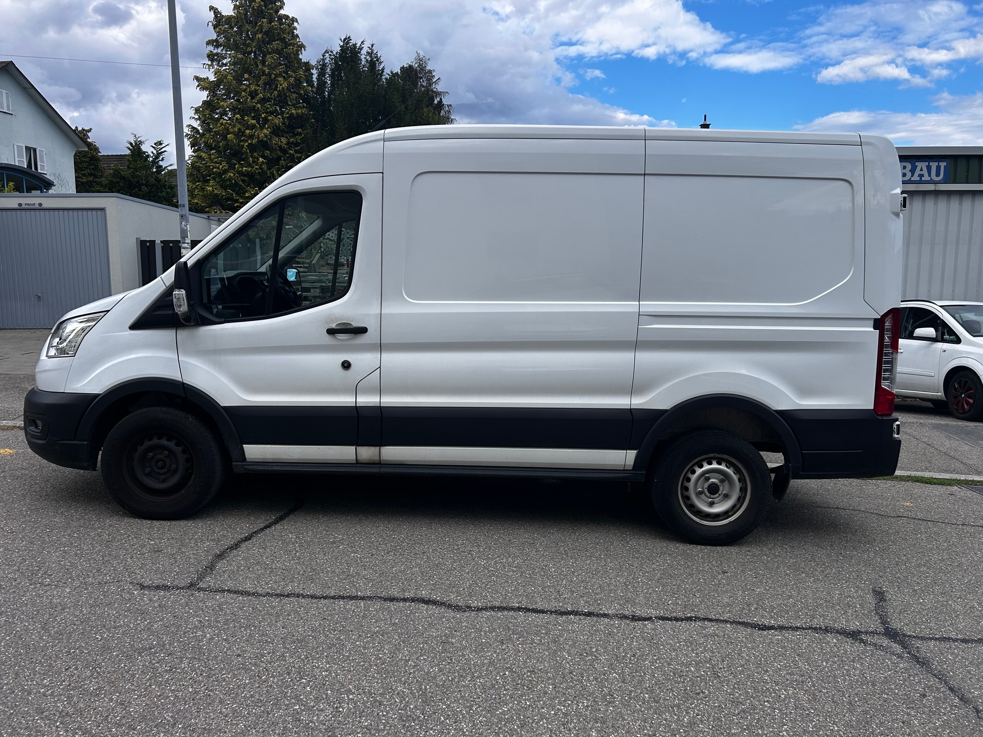 FORD Transit Van 350 L2 Limited 2.0 TDCi 130 HEV1 FWD-image-7