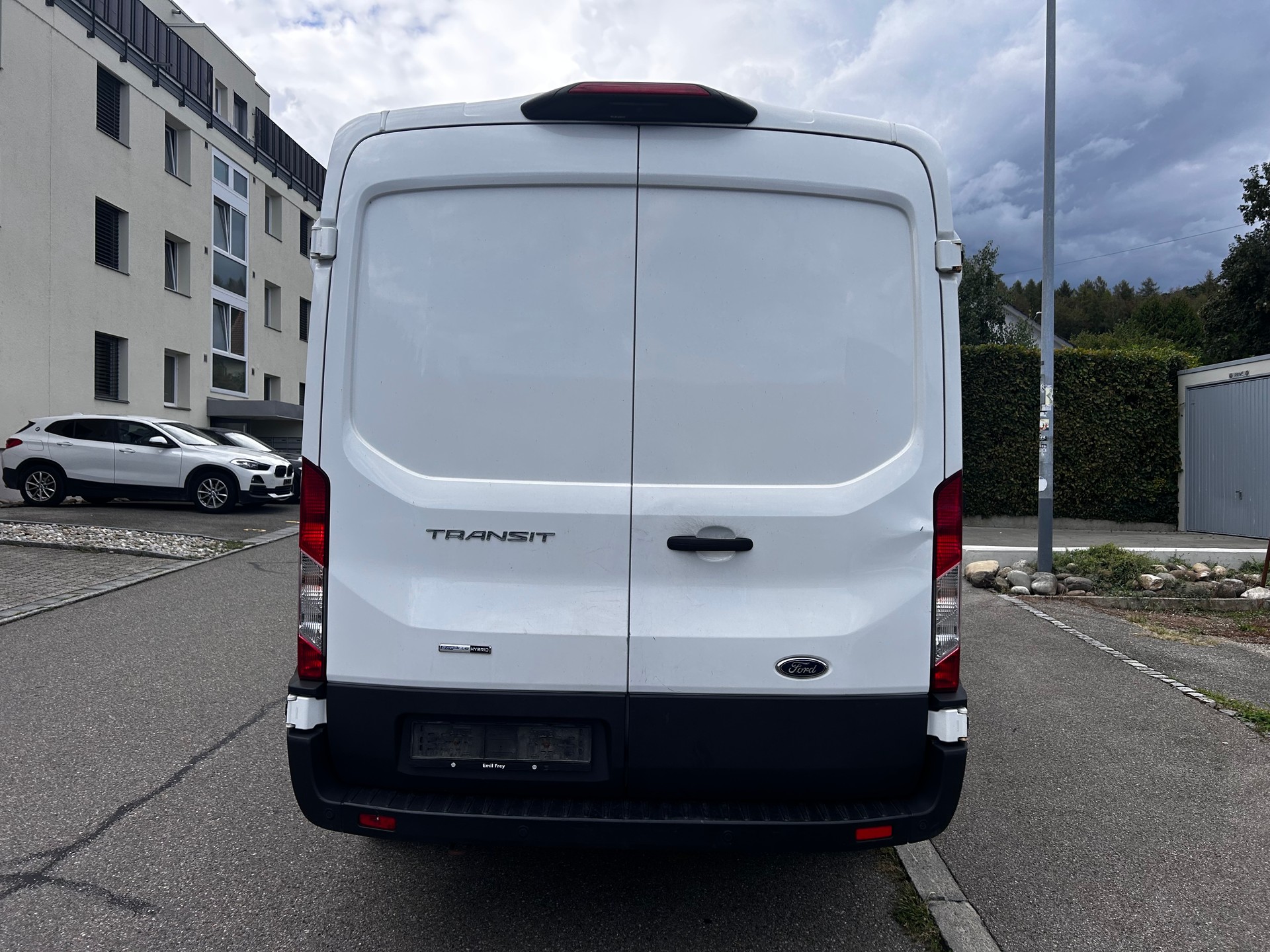 FORD Transit Van 350 L2 Limited 2.0 TDCi 130 HEV1 FWD-image-4