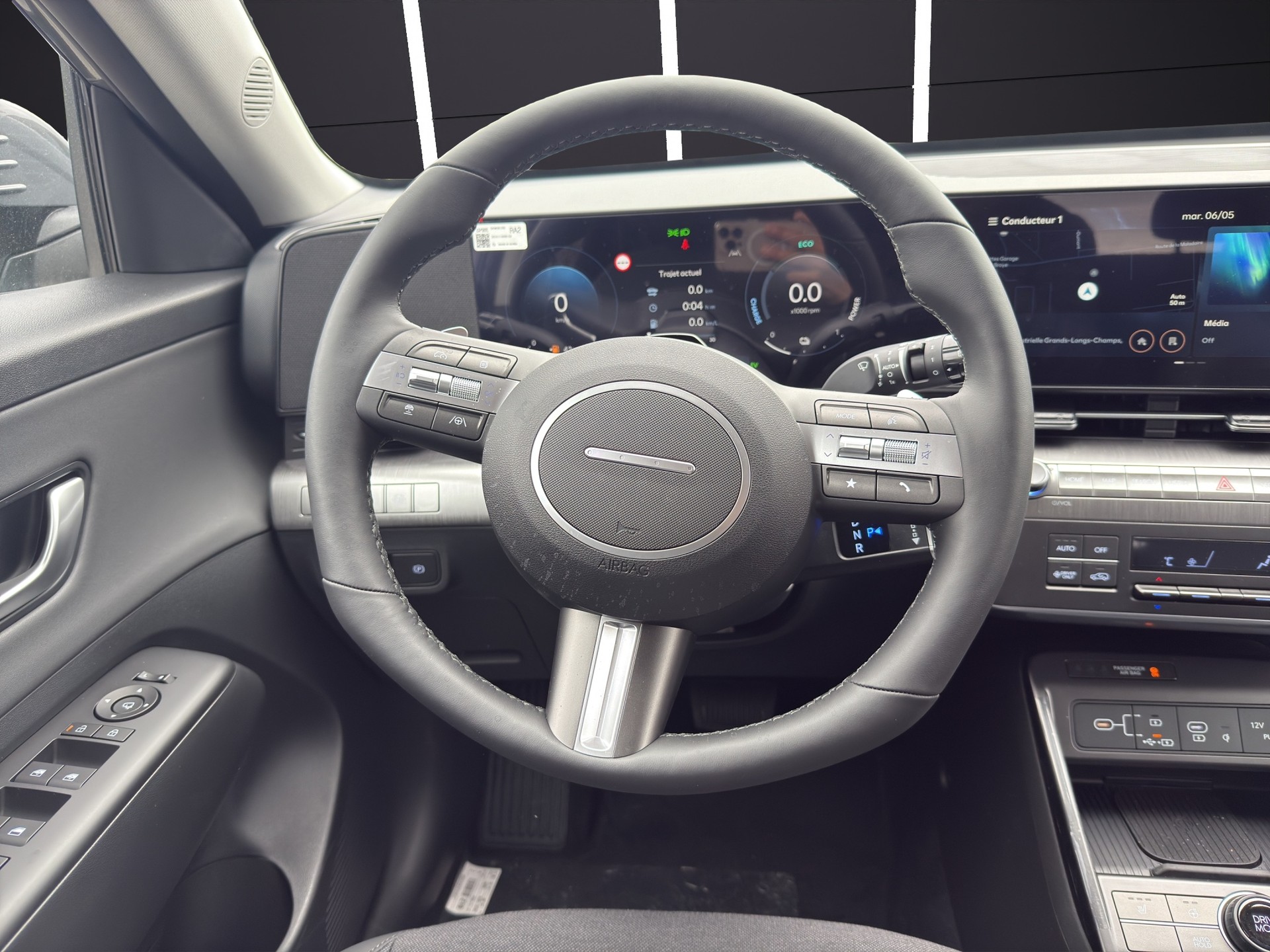 HYUNDAI Kona 1.6 GDi HEV Amplia DCT-image-9