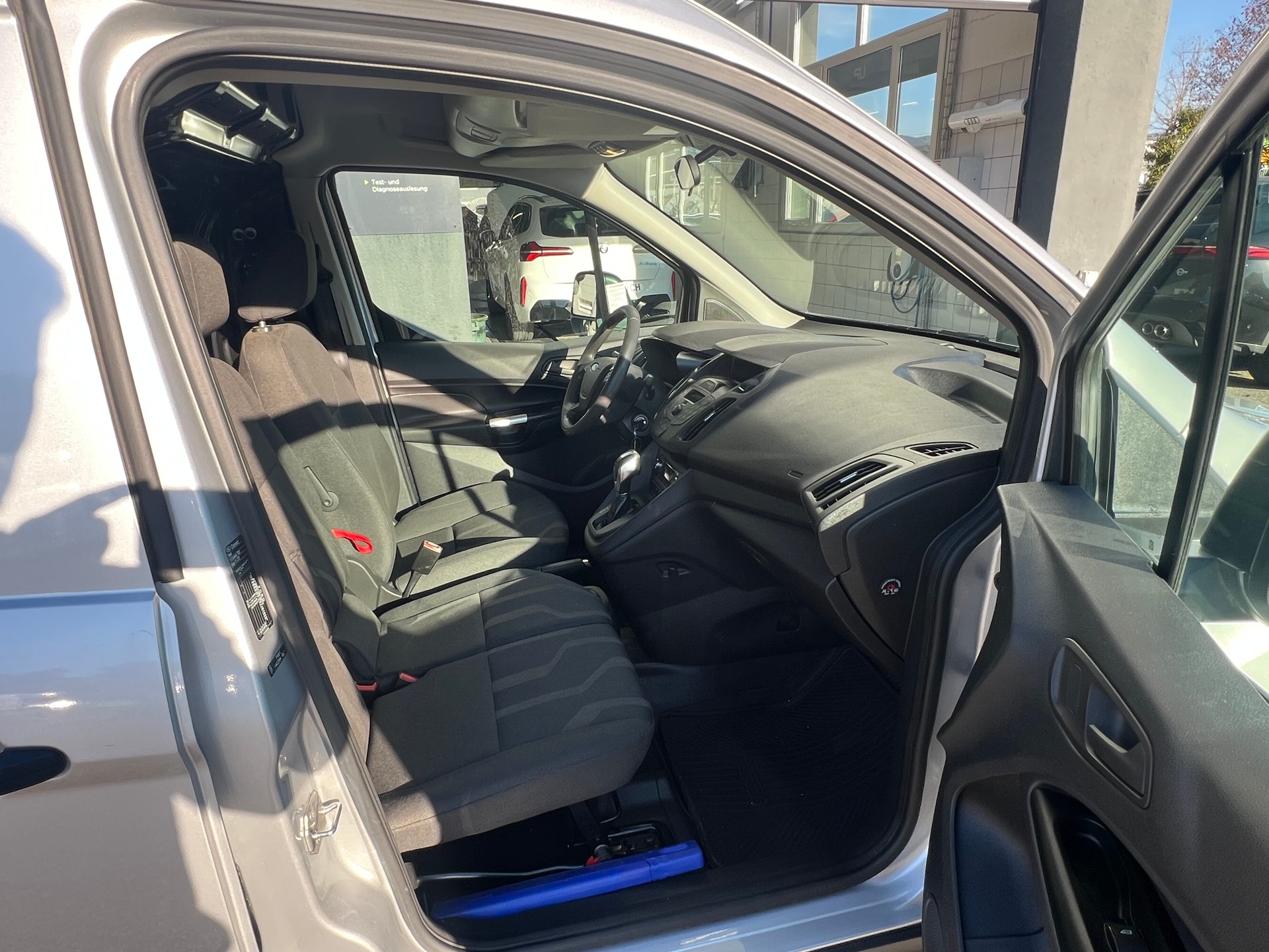 FORD Transit Connect Van T230 1.5 TDCi Ambiente A * BOTT Innenausbau * Doppelschiebetüren *-image-13