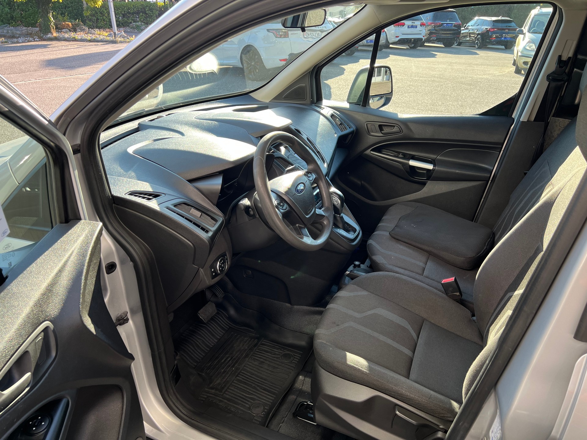 FORD Transit Connect Van T230 1.5 TDCi Ambiente A * BOTT Innenausbau * Doppelschiebetüren *-image-6