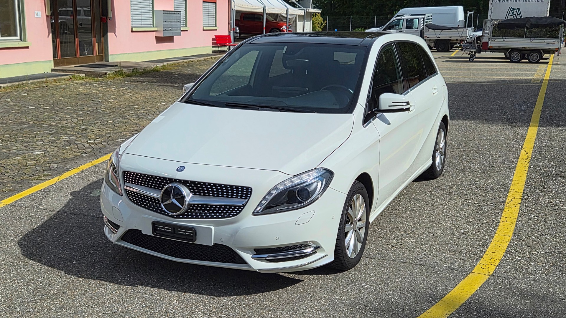 MERCEDES-BENZ B 180 BlueEF-image-1
