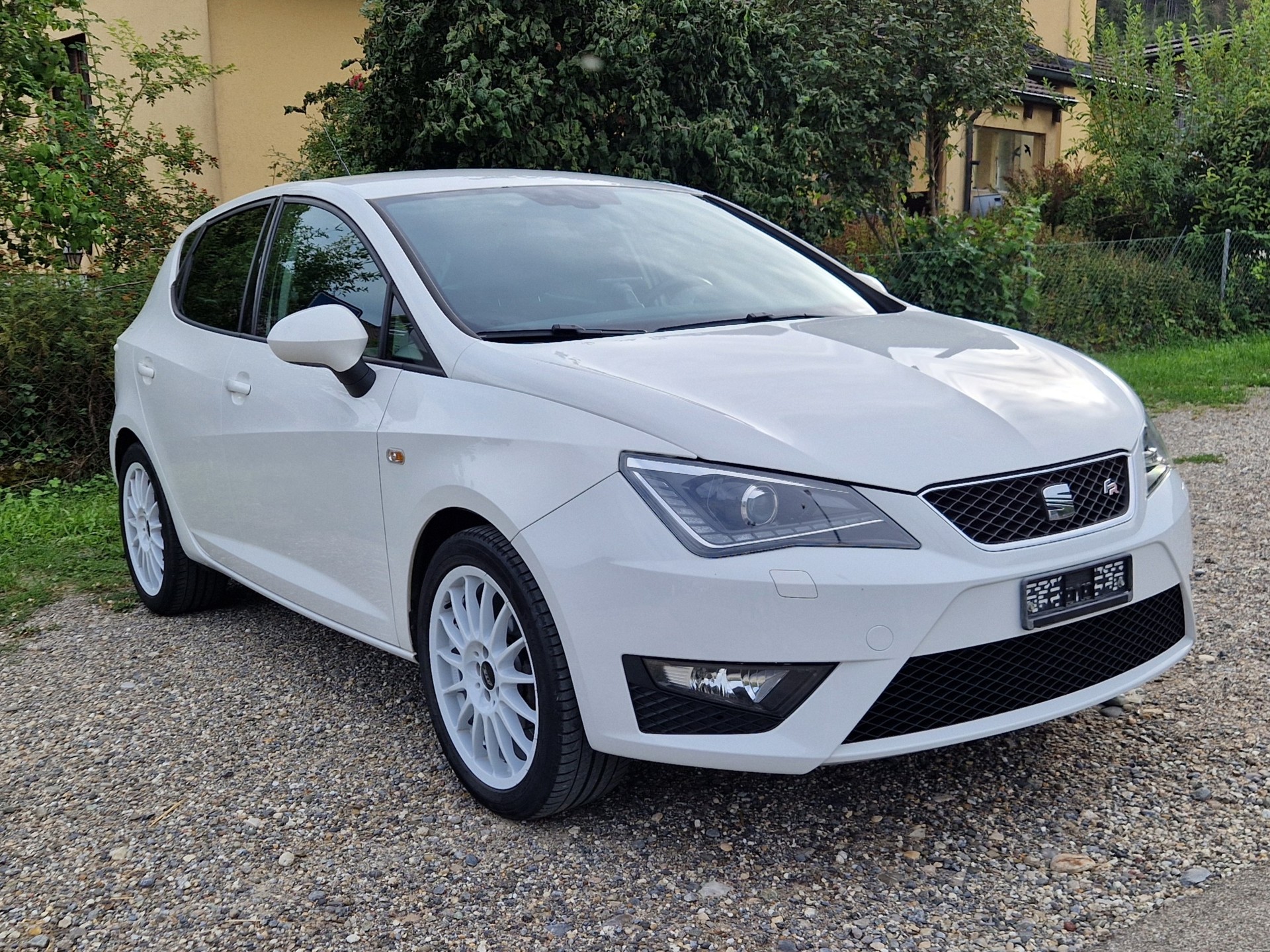SEAT 1.2 TSI FR DSG-image-2