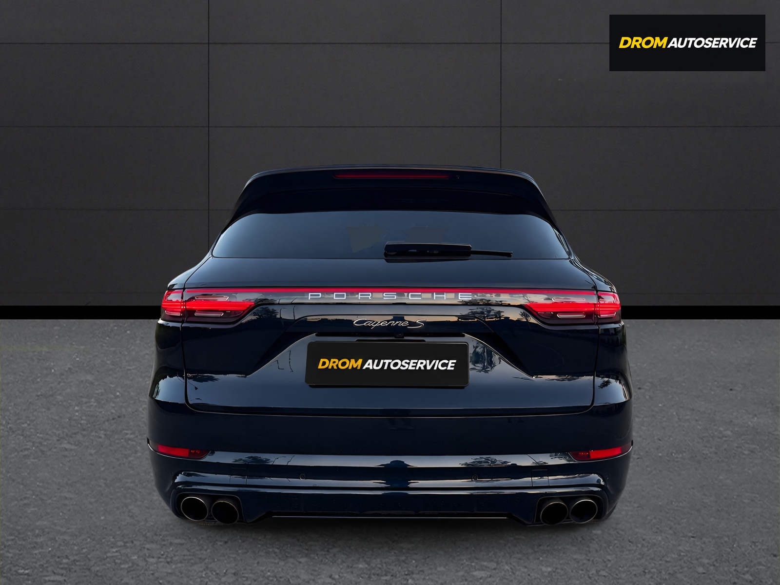 PORSCHE Cayenne S-image-1