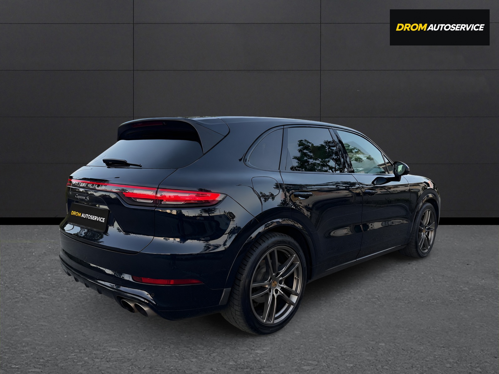 PORSCHE Cayenne S-image-2