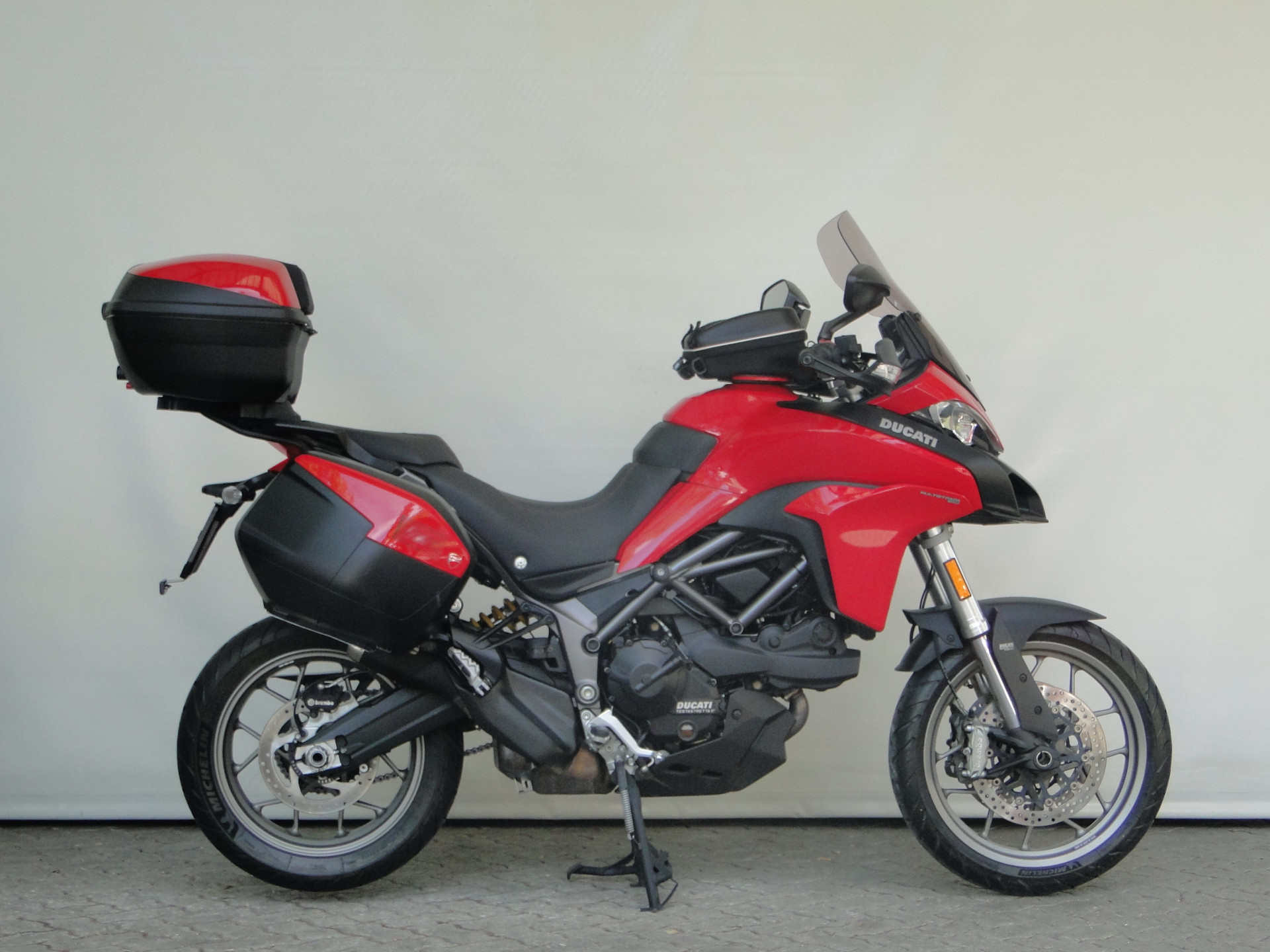 DUCATI Multistrada 950 viel Zubehör-showroom-element-1