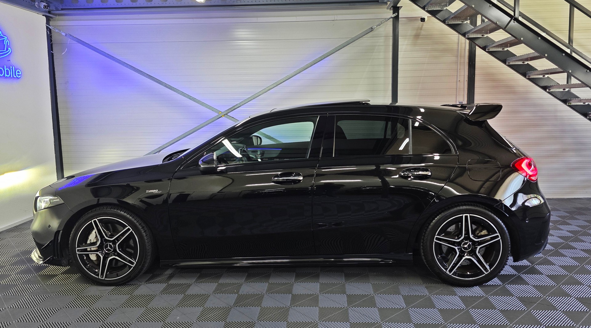 MERCEDES-BENZ A 35 AMG 4Matic Speedshift-image-8