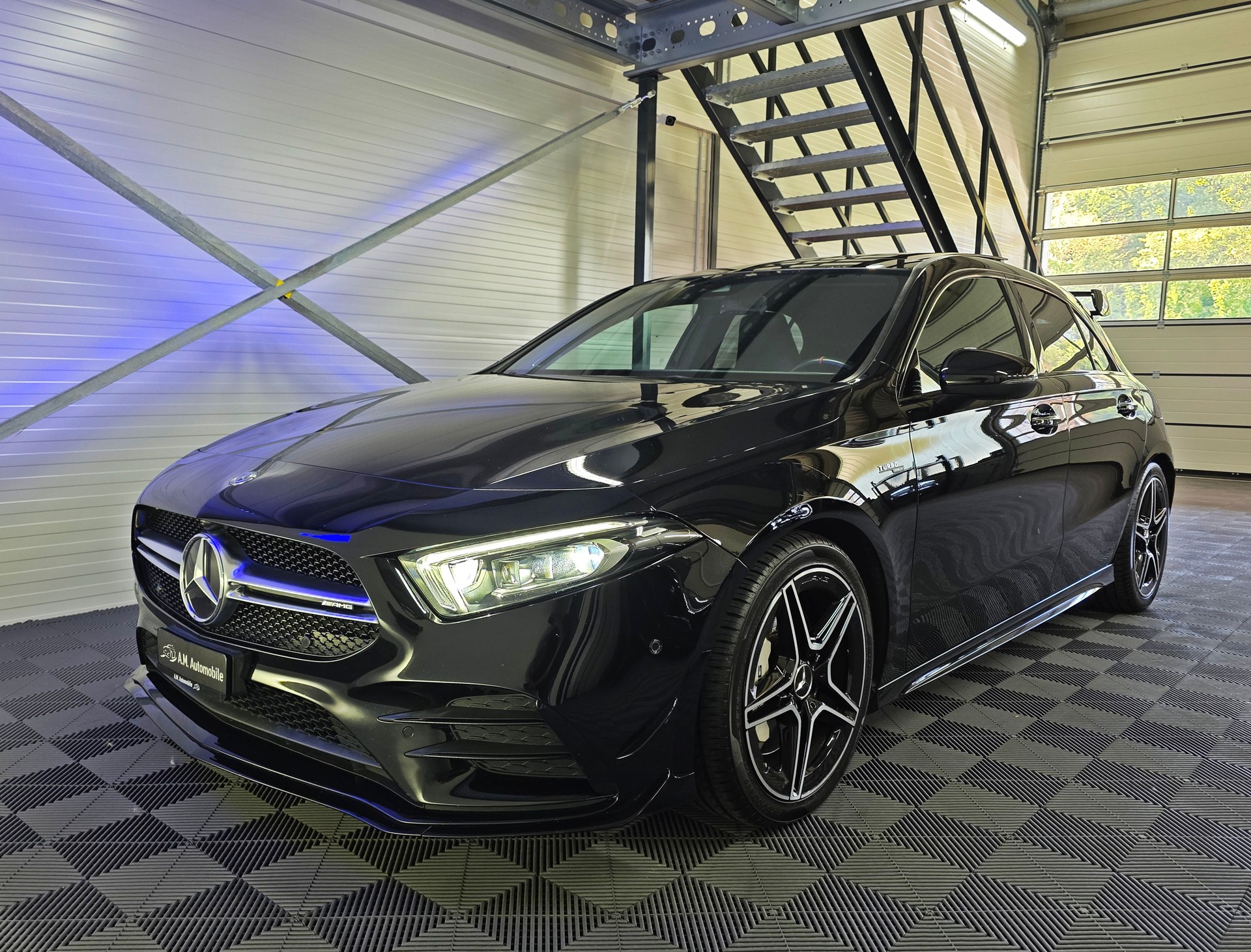 MERCEDES-BENZ A 35 AMG 4Matic Speedshift-image-9
