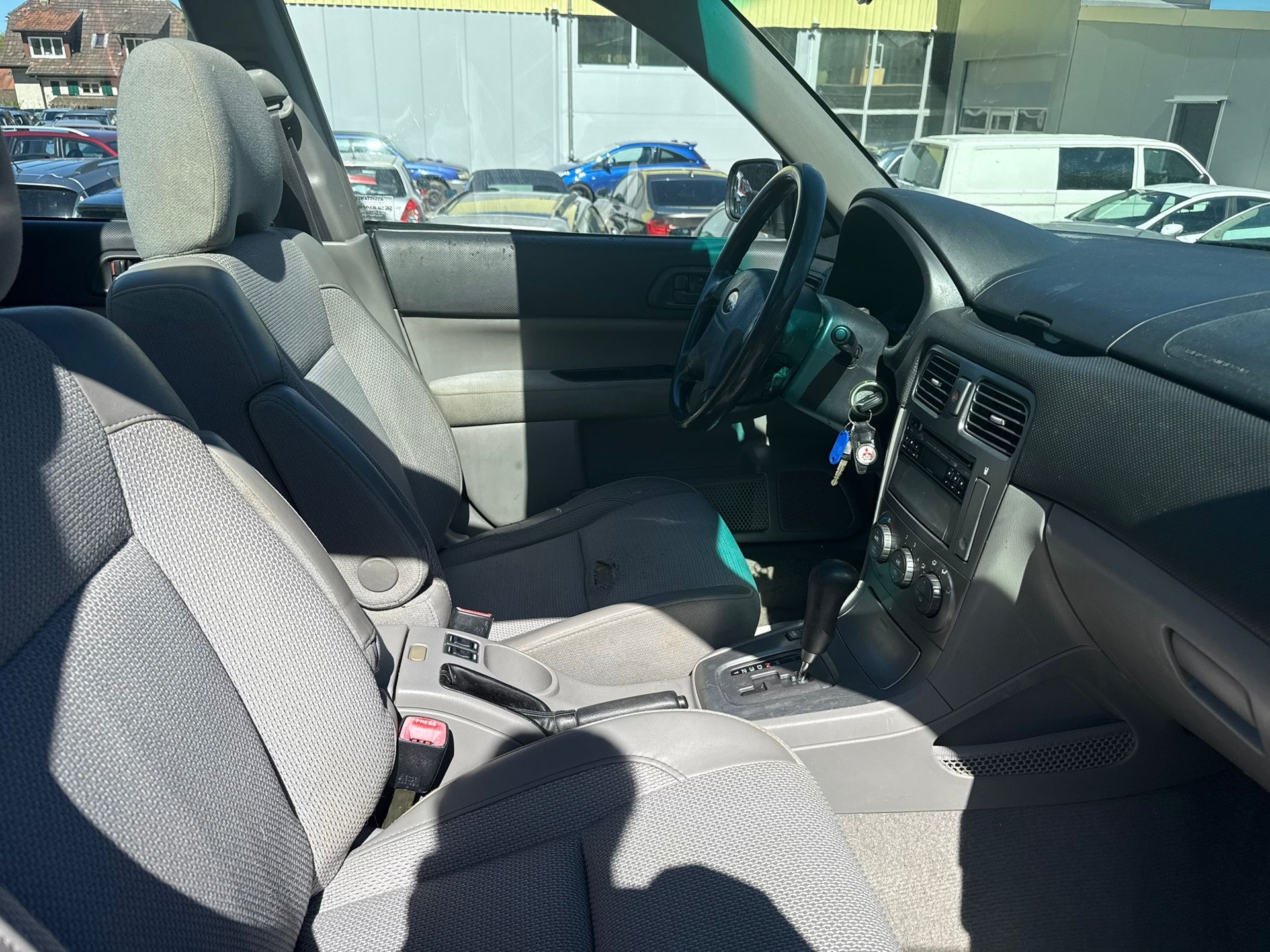 SUBARU Forester 2.0X Comfort Automatic-image-10