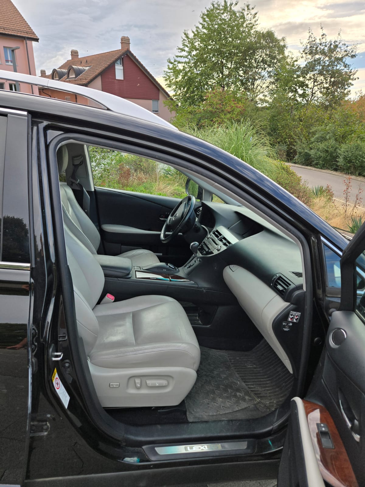 LEXUS 450h Limited-image-5