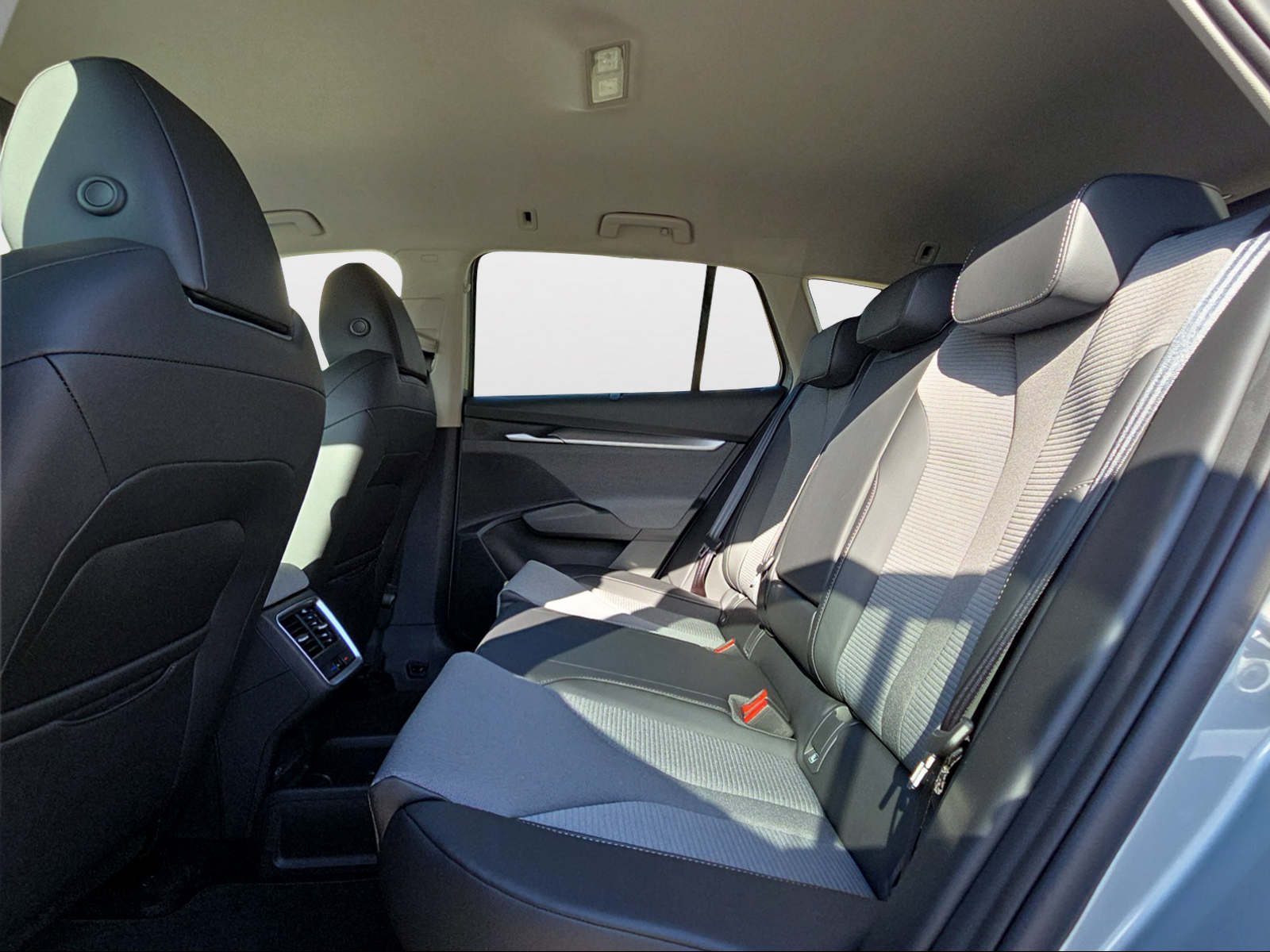 SKODA Enyaq 85x Dynamic 4x4-image-10