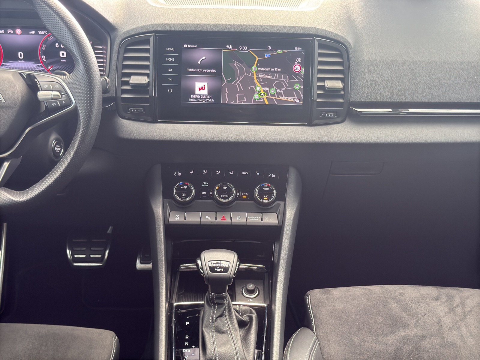SKODA Karoq 2.0 TSI SportLine 4x4 DSG-image-10