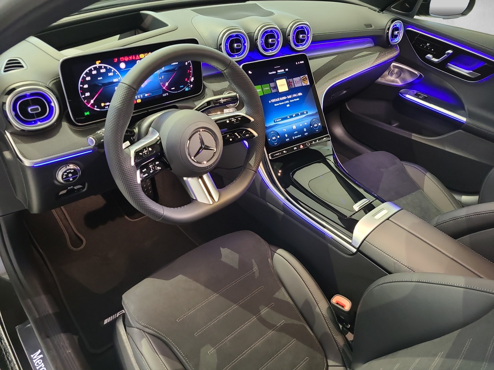 MERCEDES-BENZ C 200 AMG Line 4matic T-image-13