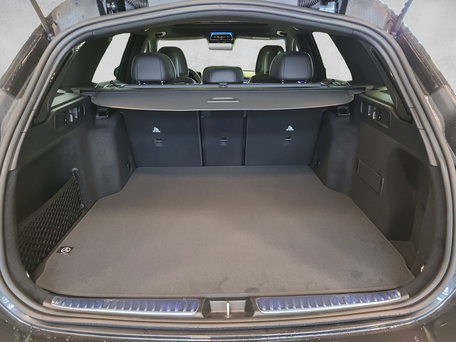 MERCEDES-BENZ C 200 AMG Line 4matic T-image-5