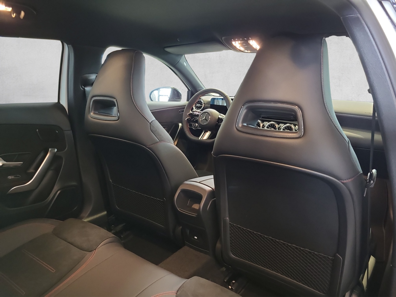 MERCEDES-BENZ A 250 AMG Line 4M W177-image-6