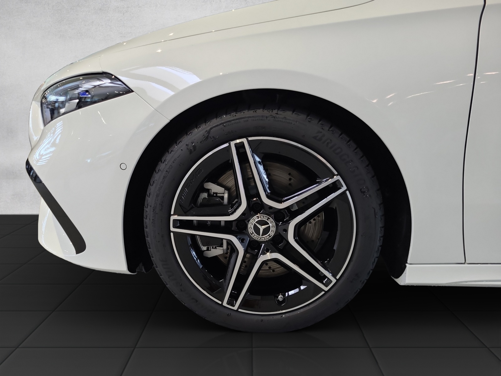 MERCEDES-BENZ A 250 AMG Line 4M W177-image-1