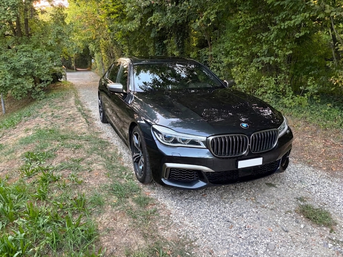 BMW M760Li xDrive SAG-image-0
