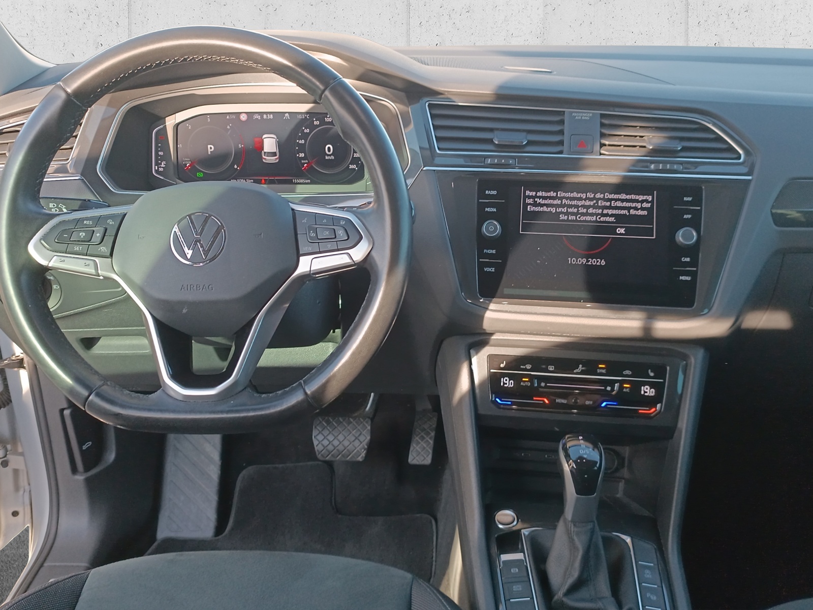 VW Tiguan 2.0 TDI SCR Elegance 4Motion DSG-image-13
