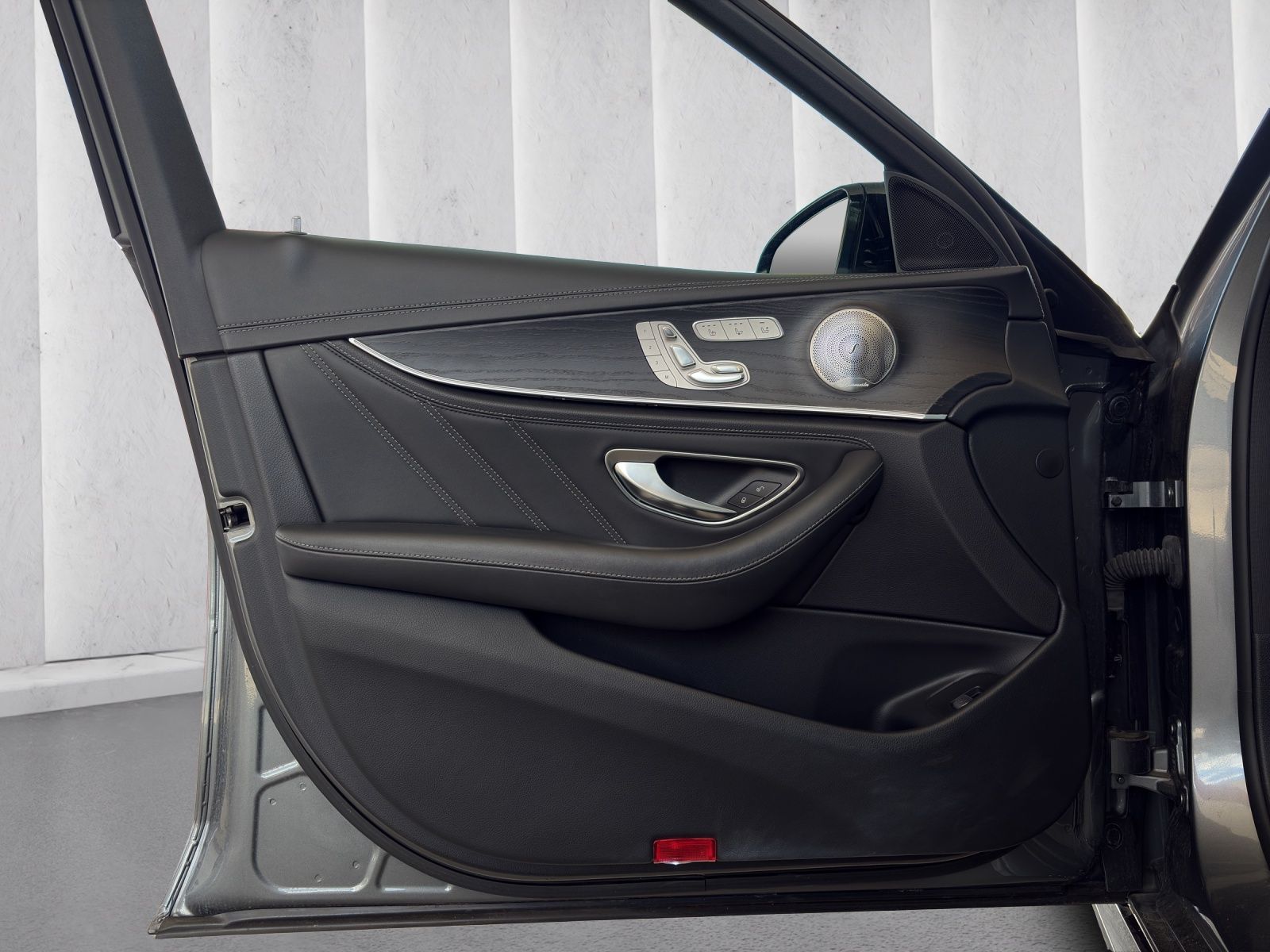 MERCEDES-BENZ E 63 AMG S 4Matic Speedshift MCT-image-11