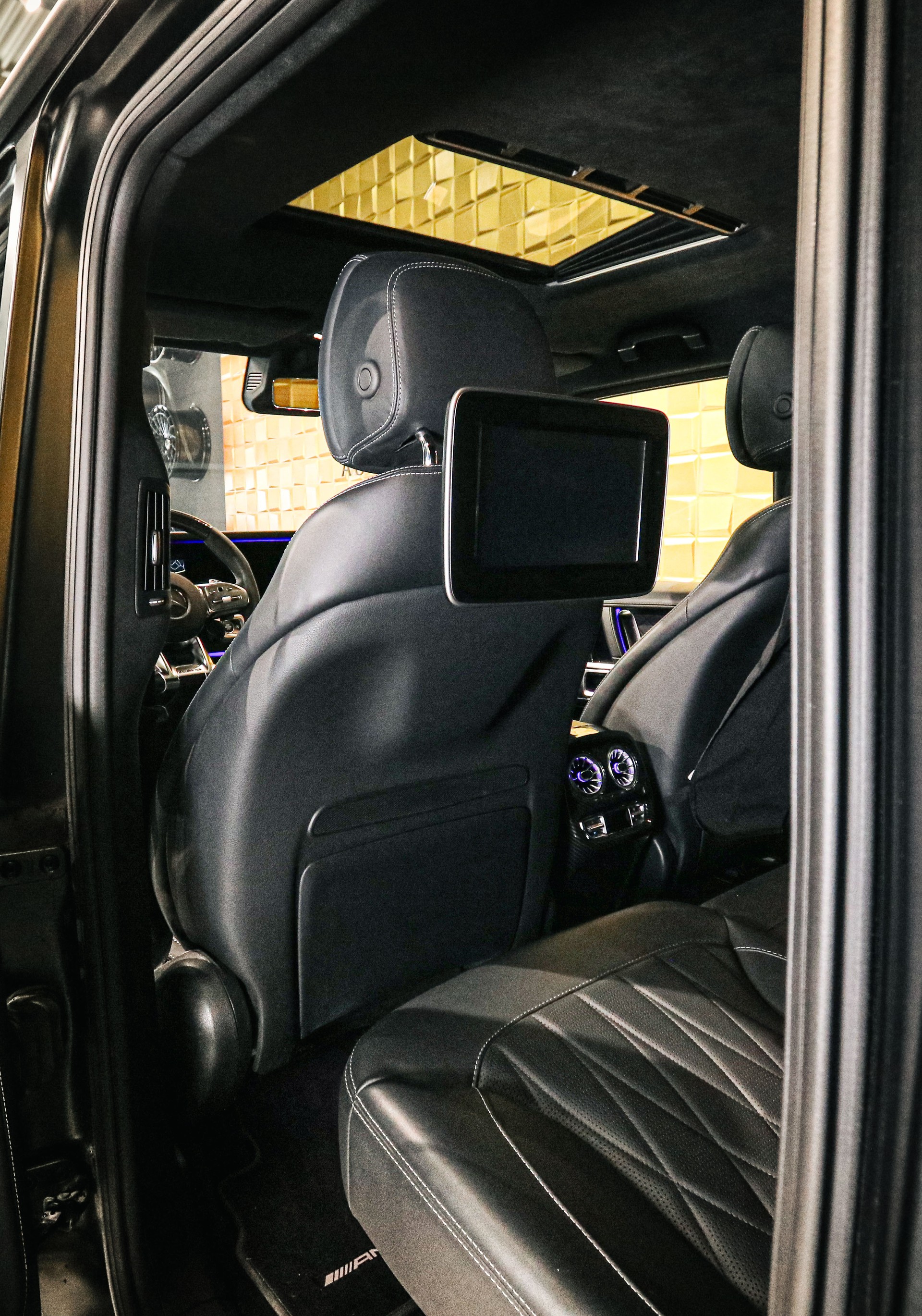 MERCEDES-BENZ G 63 AMG 4x4 Speedshift Plus G-Tronic-image-16