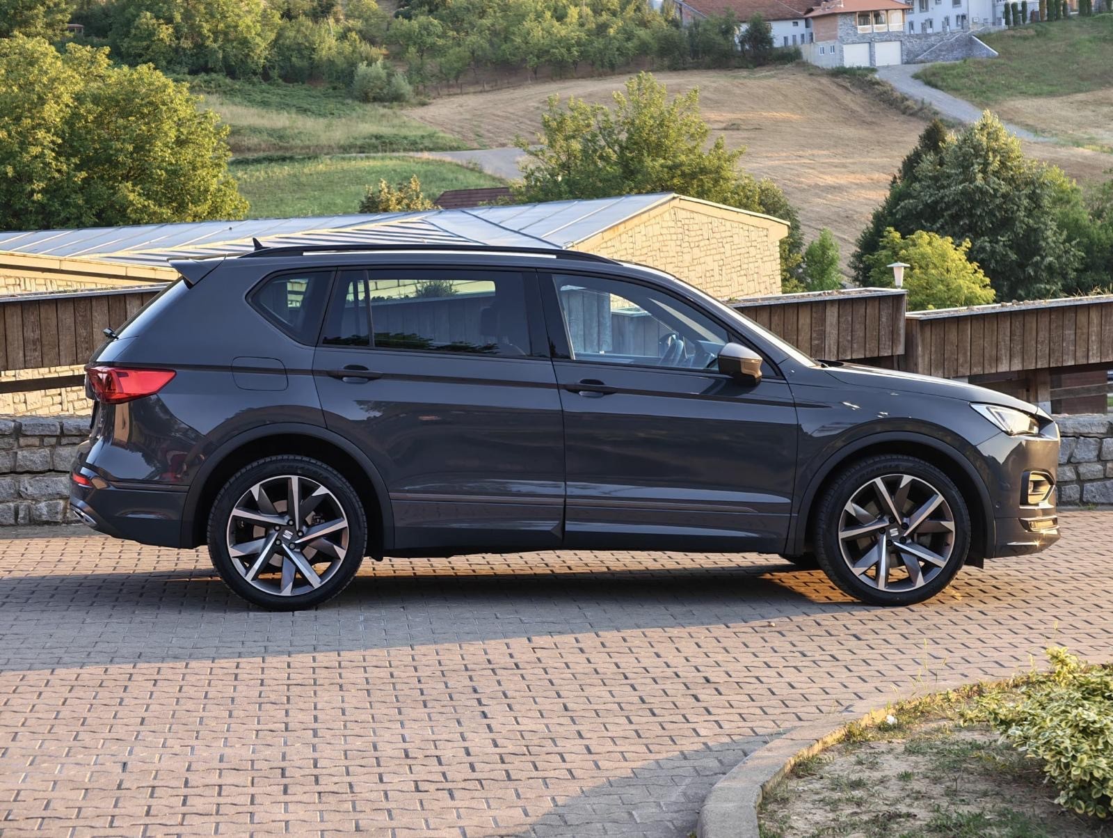 SEAT Tarraco 1.4 e-HYBRID DSG Hola FR-image-1