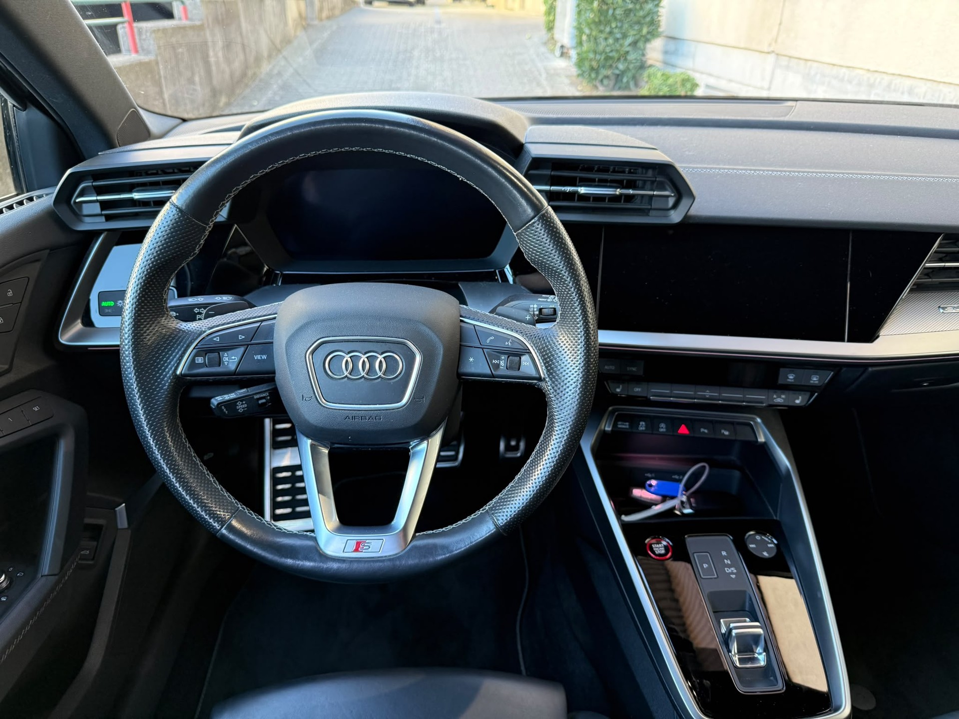 AUDI S3 Sportback 2.0 TFSI quattro S-tronic-image-10