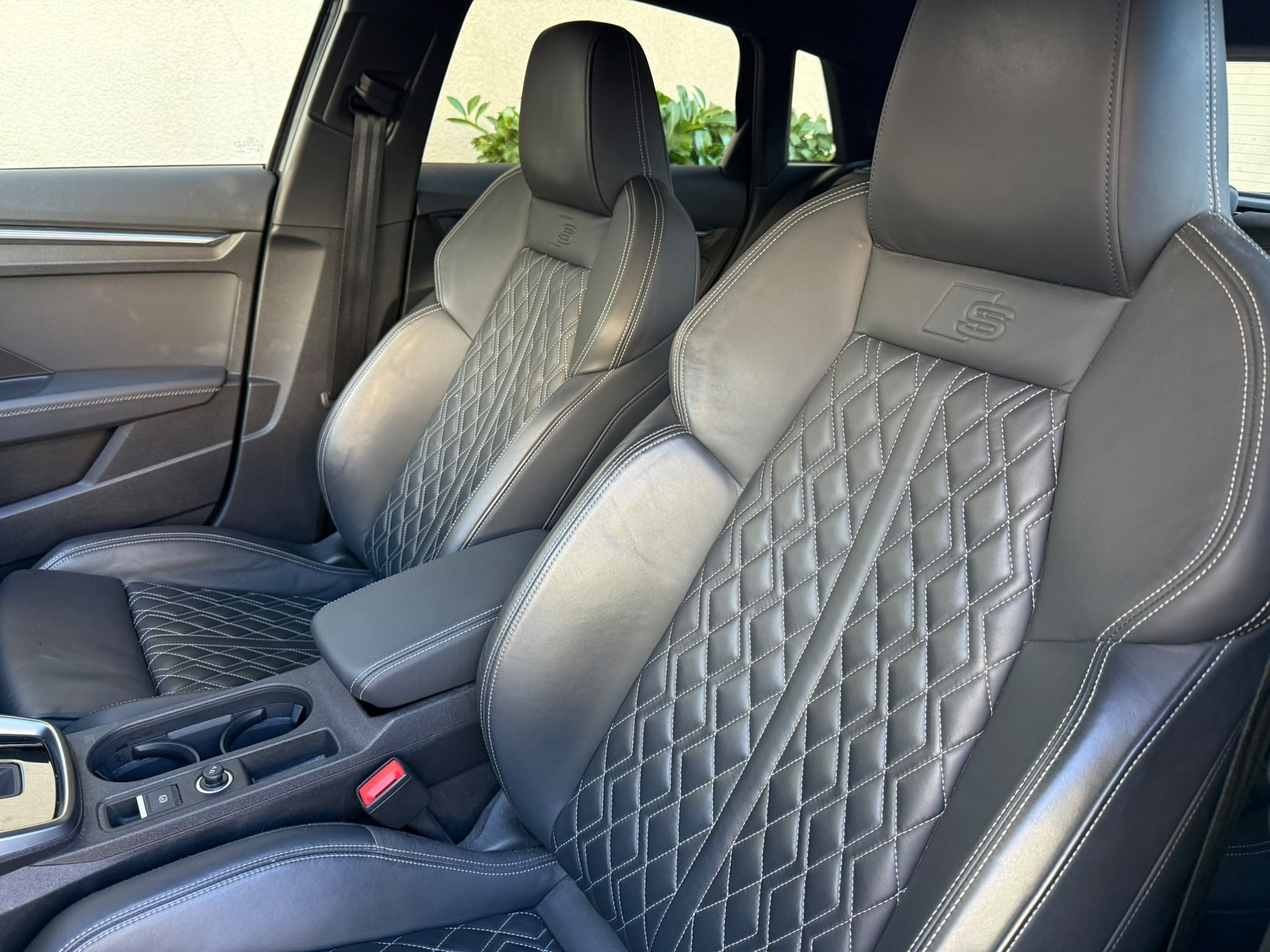 AUDI S3 Sportback 2.0 TFSI quattro S-tronic-image-11