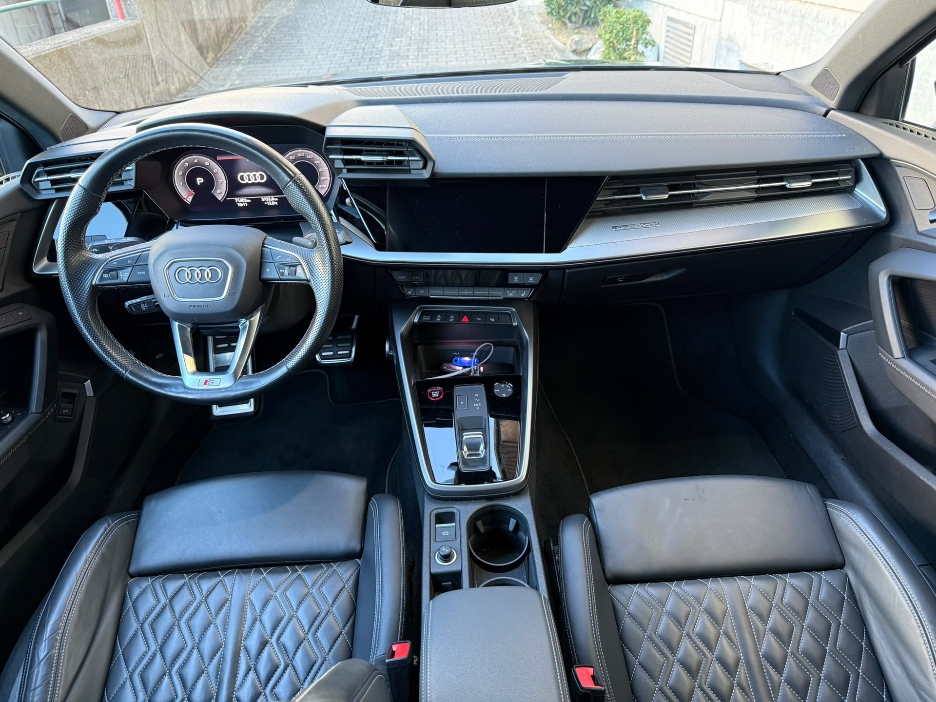 AUDI S3 Sportback 2.0 TFSI quattro S-tronic-image-9