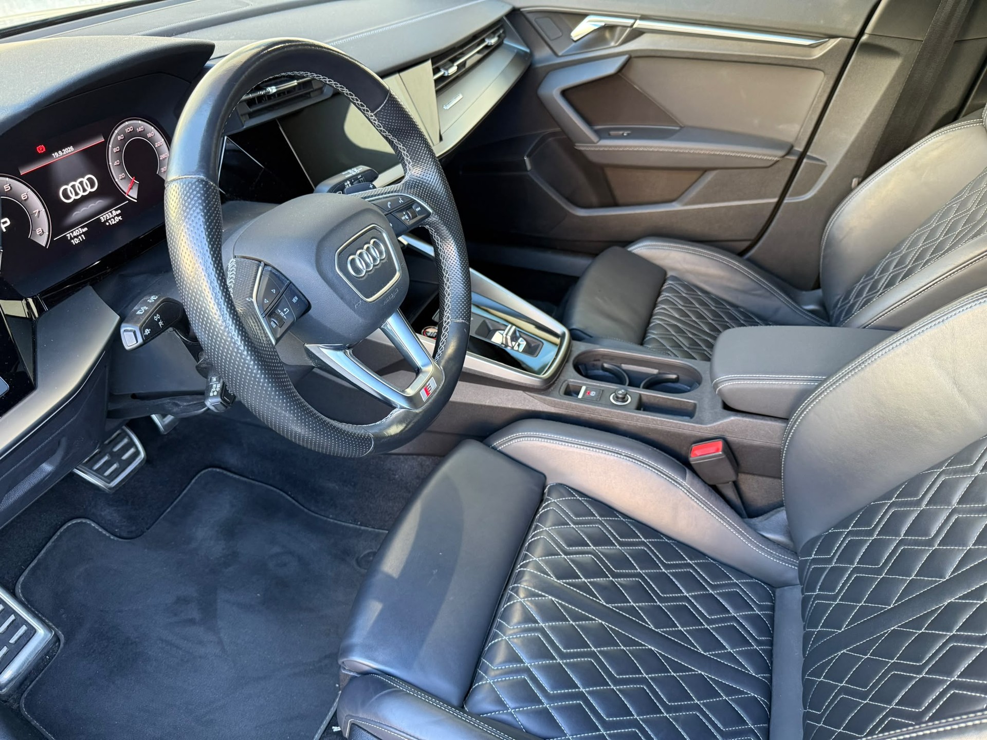AUDI S3 Sportback 2.0 TFSI quattro S-tronic-image-8