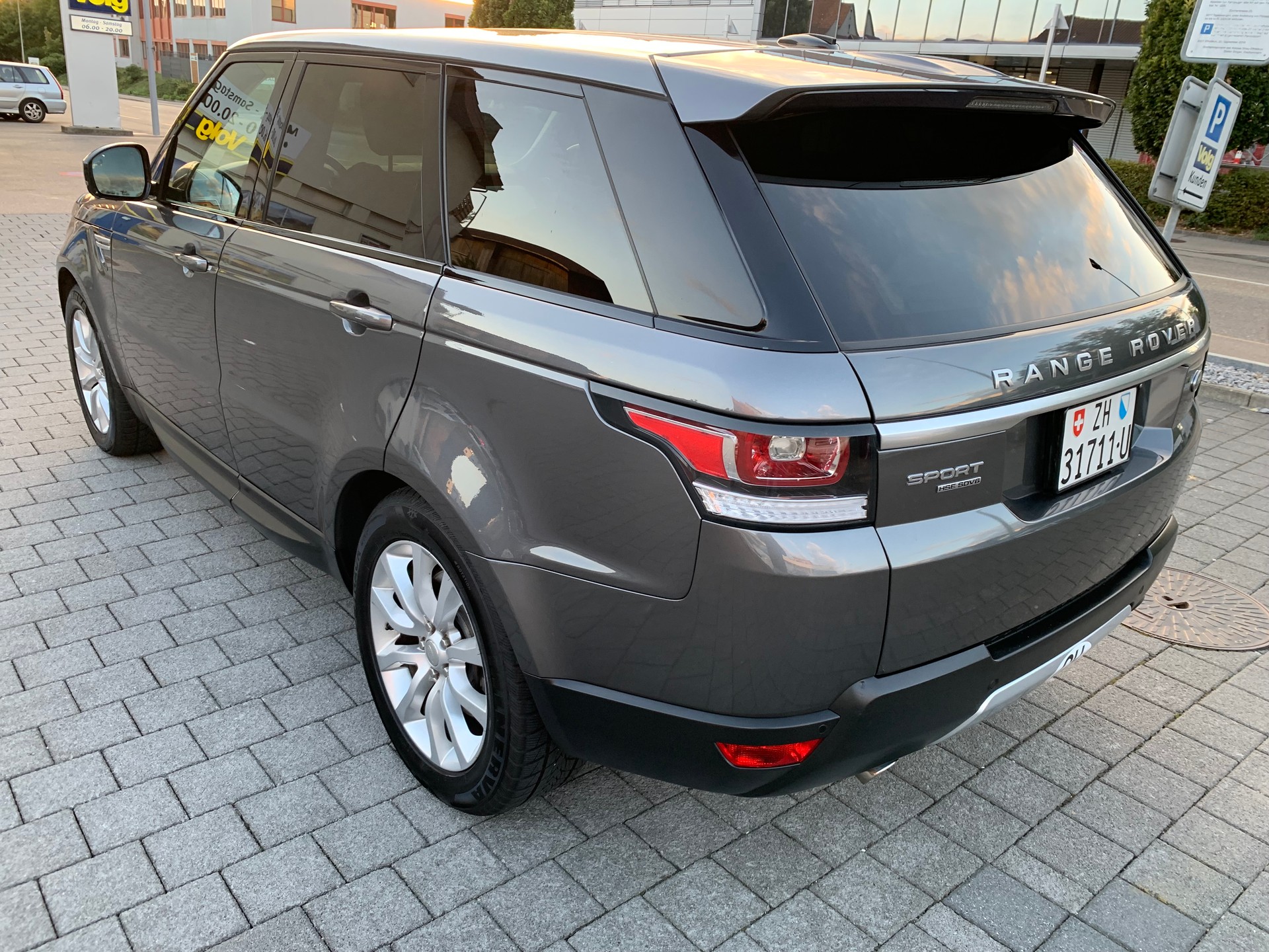 LAND ROVER Range Rover Sport 3.0 SDV6 HSE Automatic-image-2