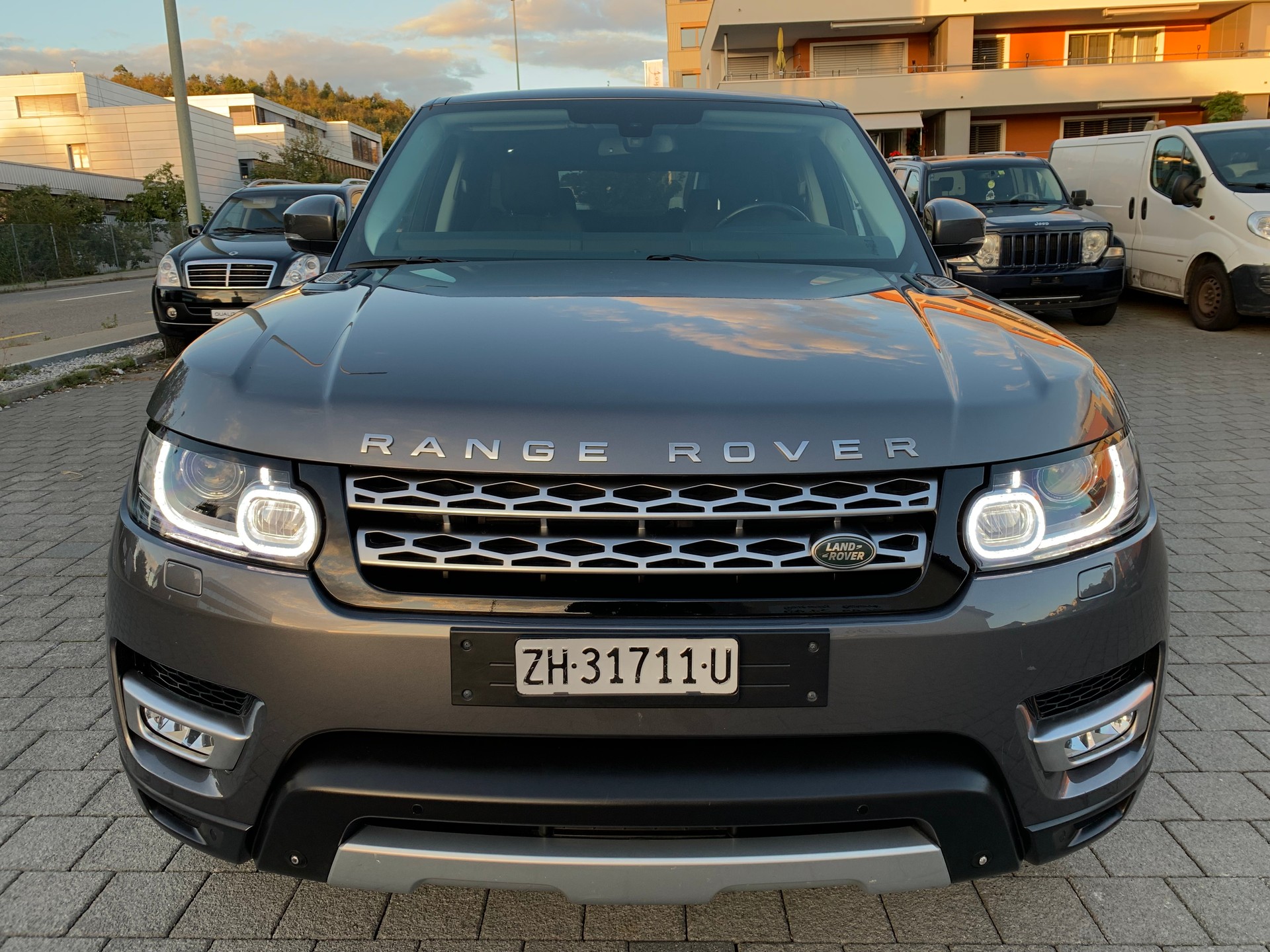 LAND ROVER Range Rover Sport 3.0 SDV6 HSE Automatic-image-13