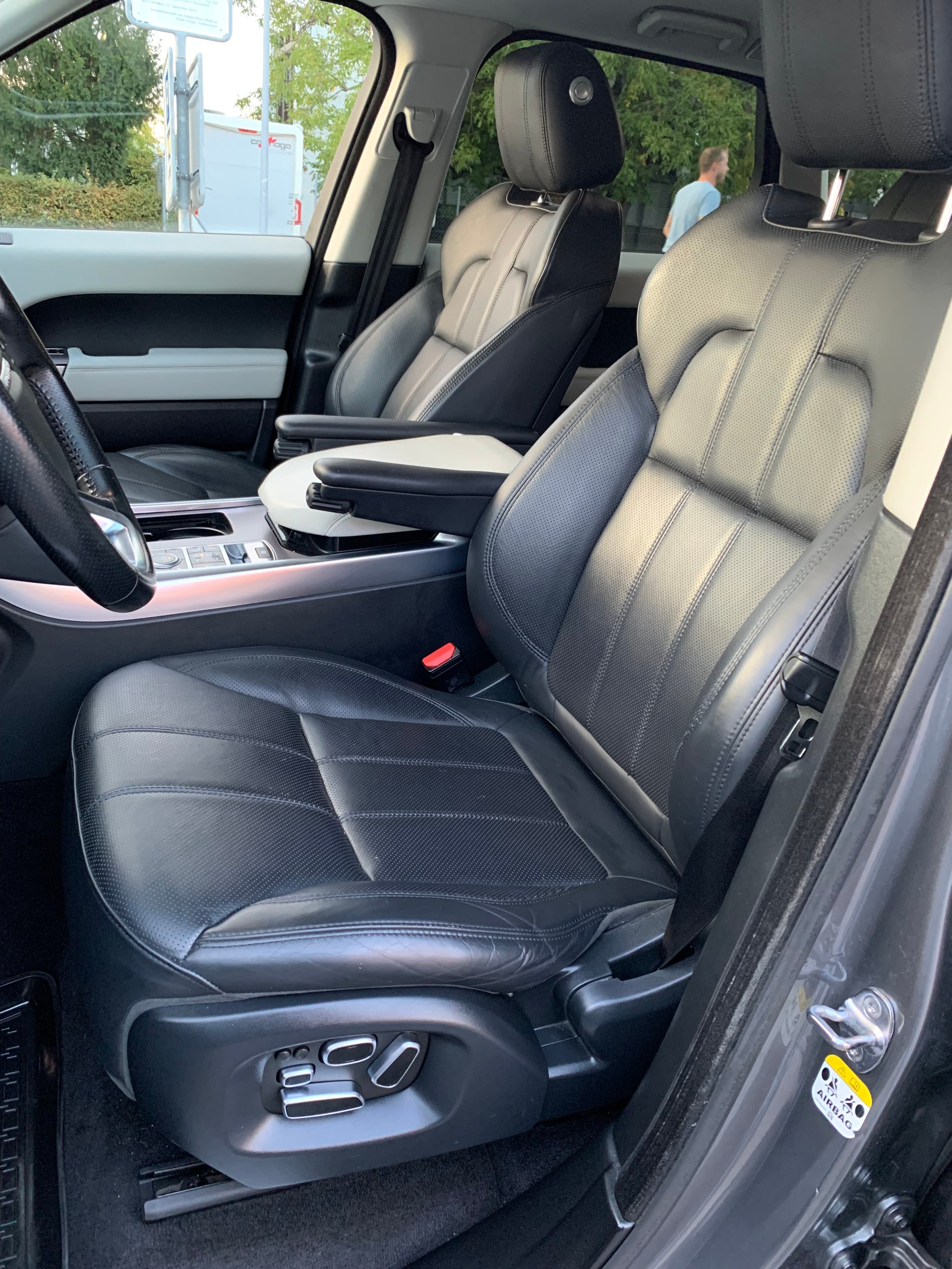 LAND ROVER Range Rover Sport 3.0 SDV6 HSE Automatic-image-9
