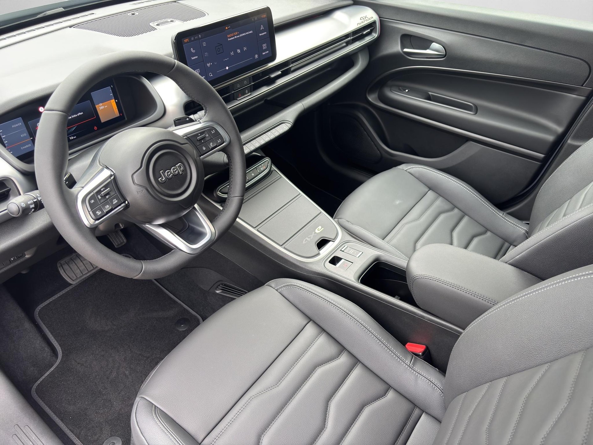 JEEP Avenger 1.2 MHEV Overland 4xe-image-9