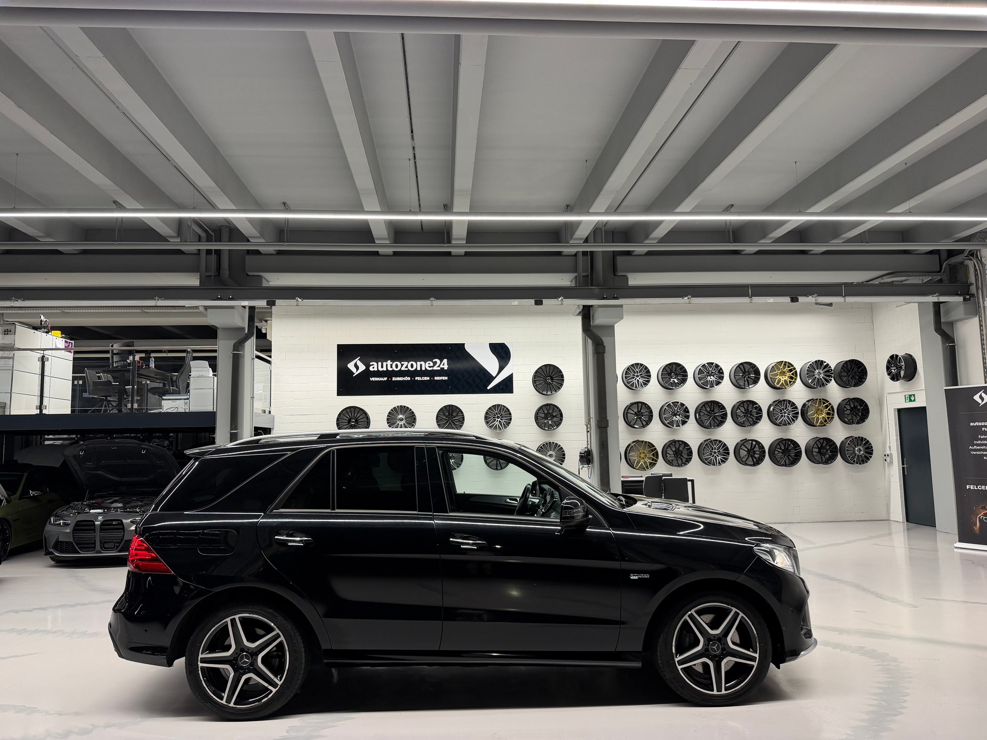 MERCEDES-BENZ GLE 43 AMG *CH-Auto*Frisch ab MFK*Garantie*Luftfederung*-showroom-element-2