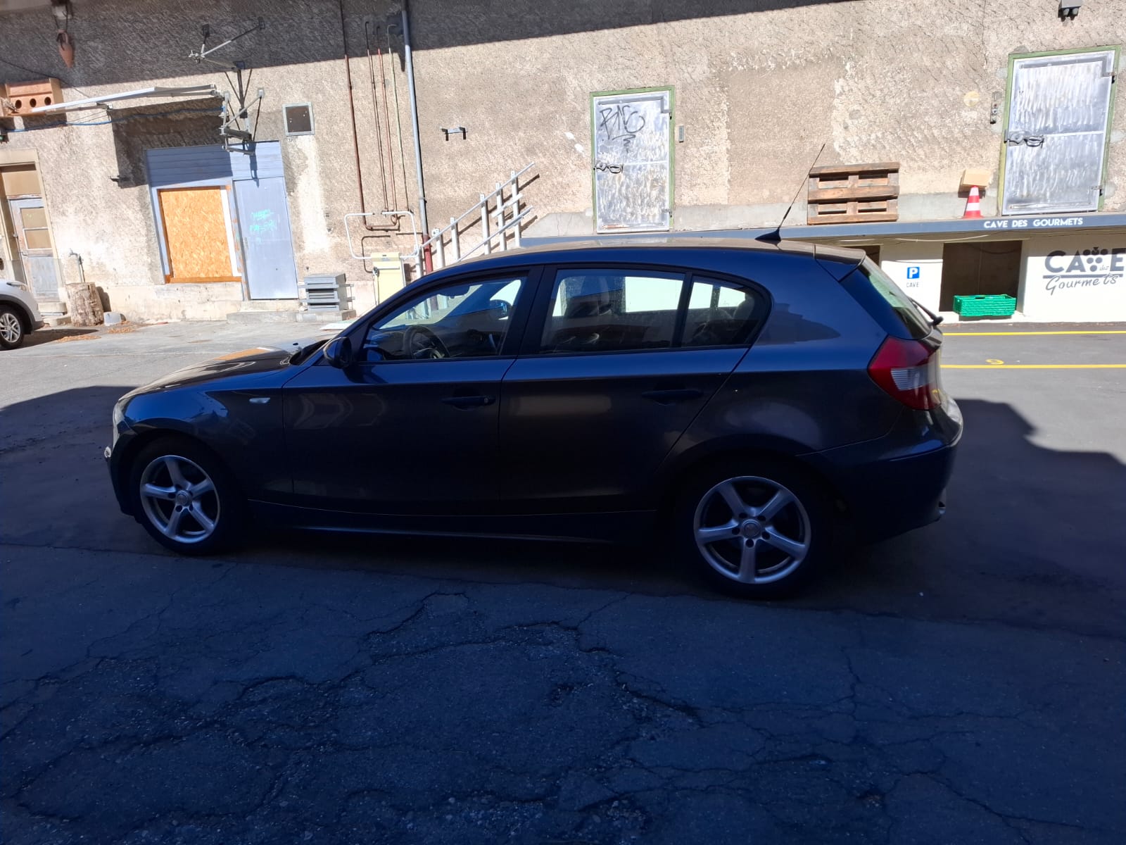 BMW 116i-image-3