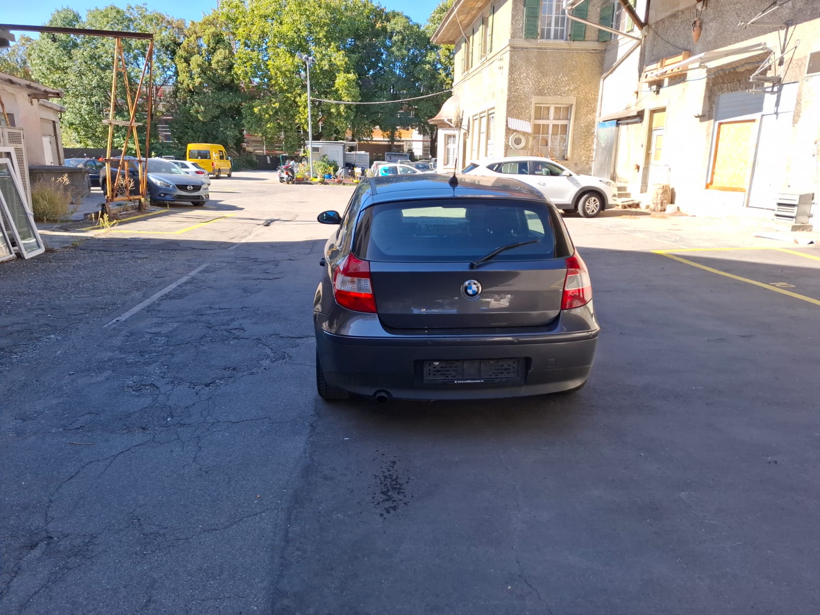 BMW 116i-image-2