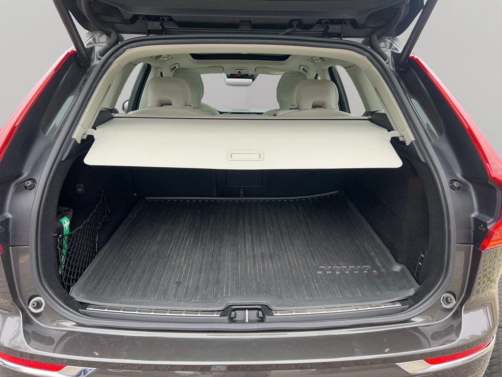 VOLVO XC60 B4 Diesel Mild Hybrid AWD Momentum Geartronic-image-19