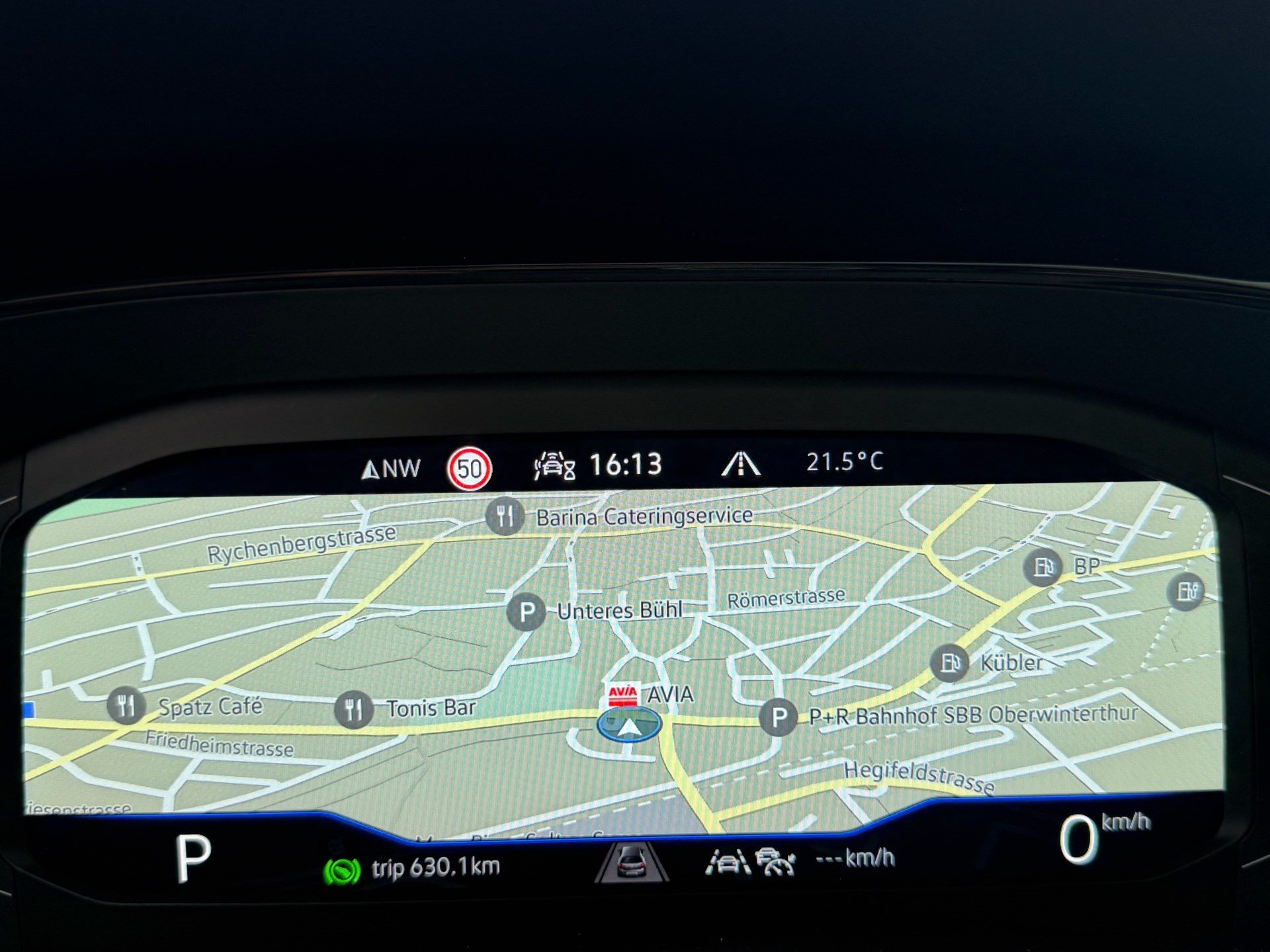 VW Touran 1.5 TSI Highline R-LINE *** TOP AUSSTATTUNG ***-image-11