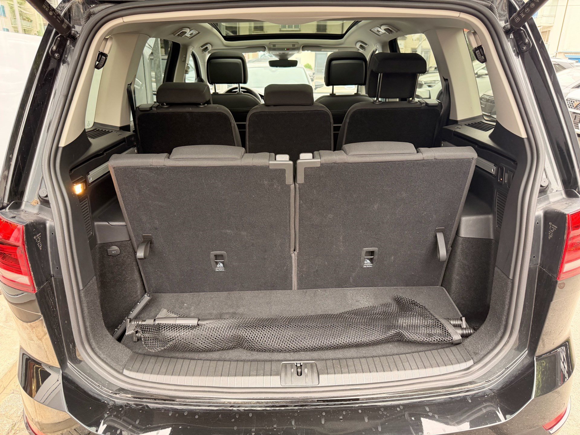 VW Touran 1.5 TSI Highline R-LINE *** TOP AUSSTATTUNG ***-image-27