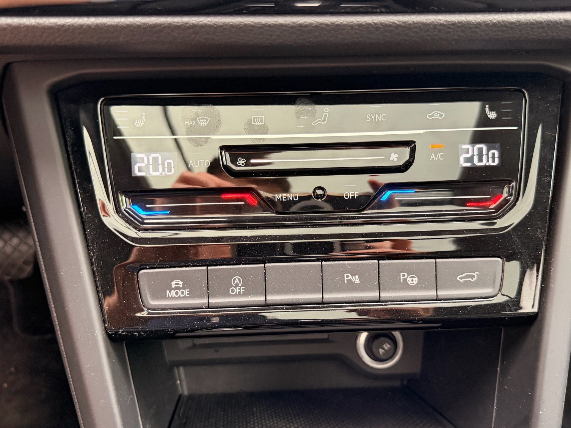 VW Touran 1.5 TSI Highline R-LINE *** TOP AUSSTATTUNG ***-image-21